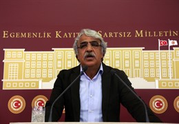 Mithat Sancar: Yüzleşemediğiniz felaketler tekrarlanır